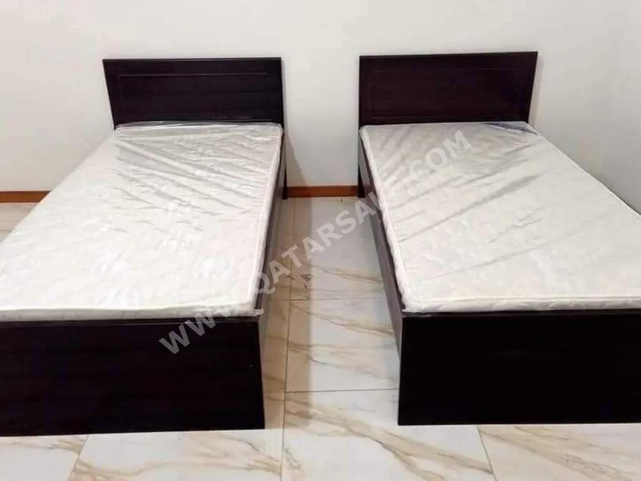 الأسّرة - فردي  - بنى  - متضمنة المرتبة