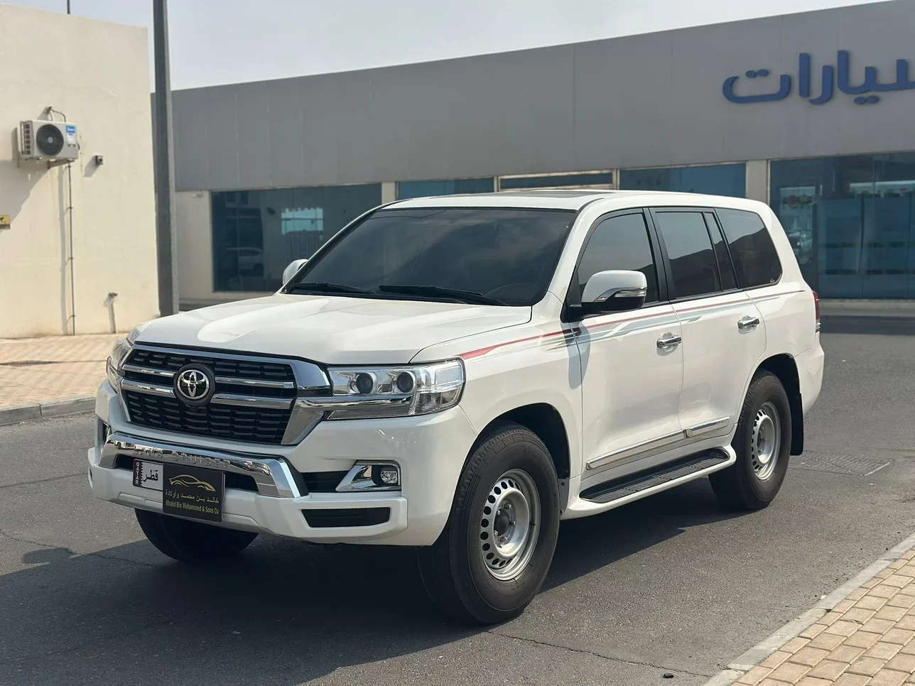 تويوتا  لاند كروزر  جي اكس  2011  اوتوماتيك  440,000 كم  6 سلندر  دفع رباعي  اس يو في  أبيض