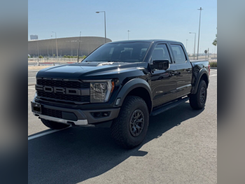 فورد  رابتر  بريفورمنس  2022  اوتوماتيك  66,000 كم  6 سلندر  دفع رباعي  بيكب  أسود  تحت الضمان