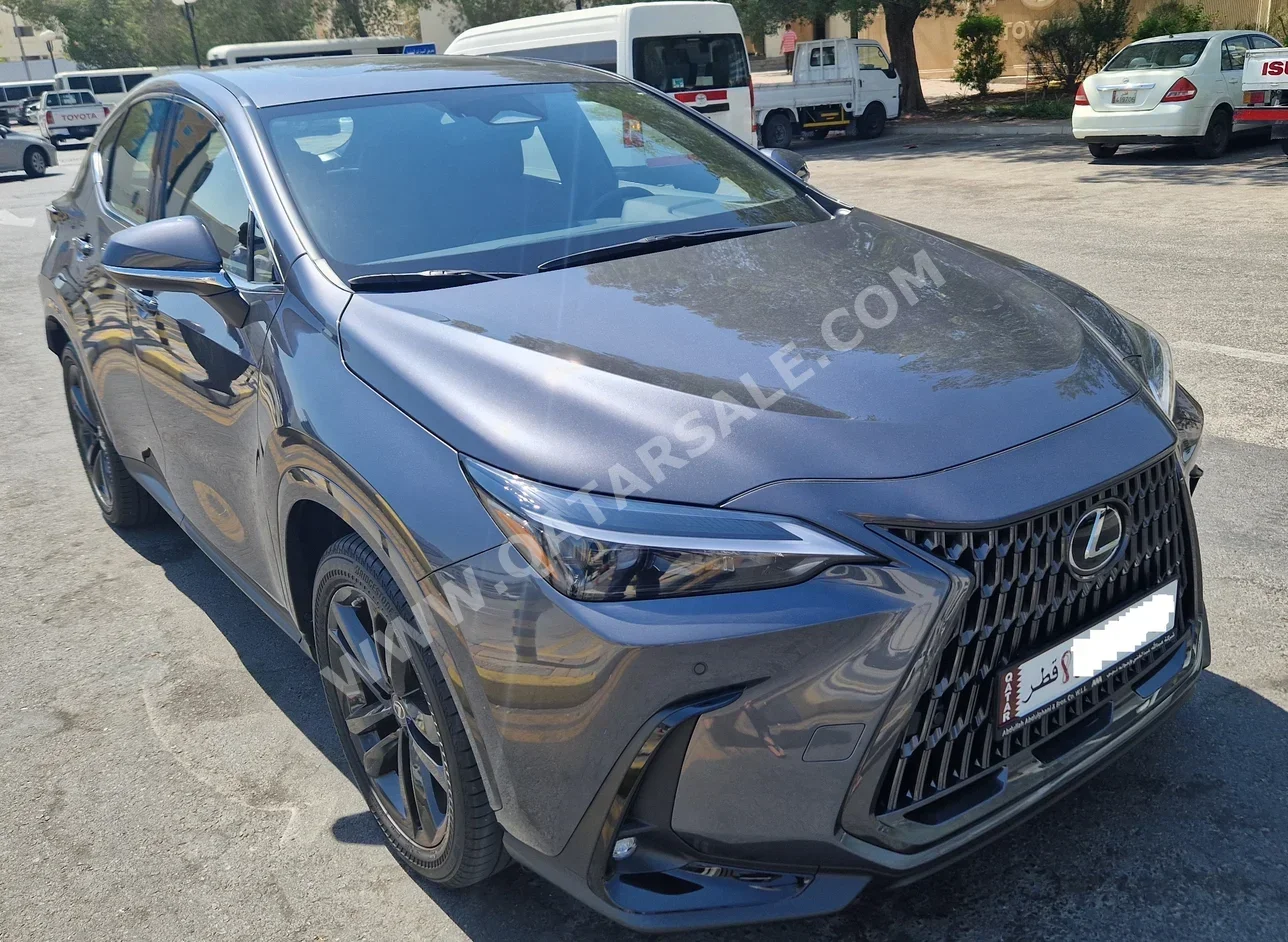 لكزس  ان اكس  350  2022  اوتوماتيك  16,000 كم  4 سلندر  دفع كلي مستمر  اس يو في  رمادي  تحت الضمان