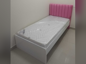 الأسّرة - فردي  - زهري  - متضمنة المرتبة