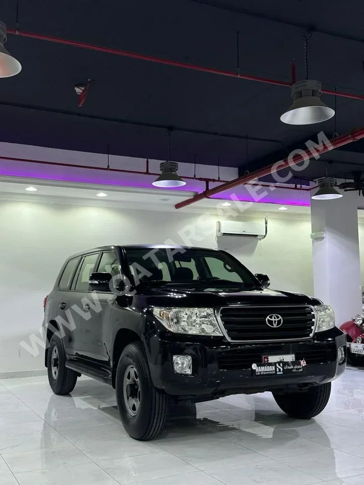 تويوتا  لاند كروزر  جي  2013  اوتوماتيك  320,000 كم  6 سلندر  دفع رباعي  اس يو في  أسود