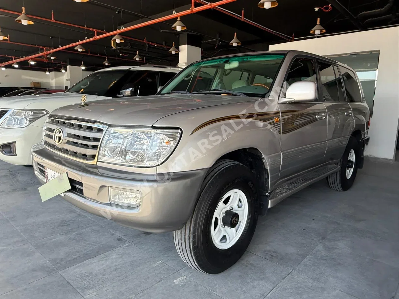 Toyota Land Cruiser VXR 2003 Manual 280,000 Km 8 Cylinder Four Wheel Drive (4WD) SUV Gray