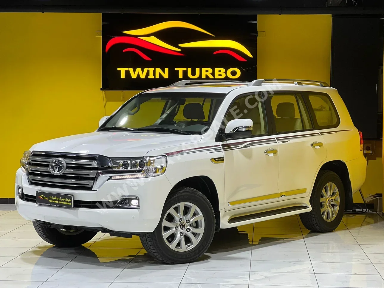 تويوتا لاند كروزر جي اكس ار 2021 اوتوماتيك 31,000 كم 6 سلندر دفع رباعي اس يو في أبيض