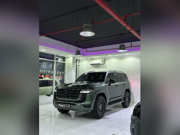 Toyota  Land Cruiser  GXR Twin Turbo  2022  Automatic  103,000 Km  6 Cylinder  Four Wheel Drive (4WD)  SUV  Gray