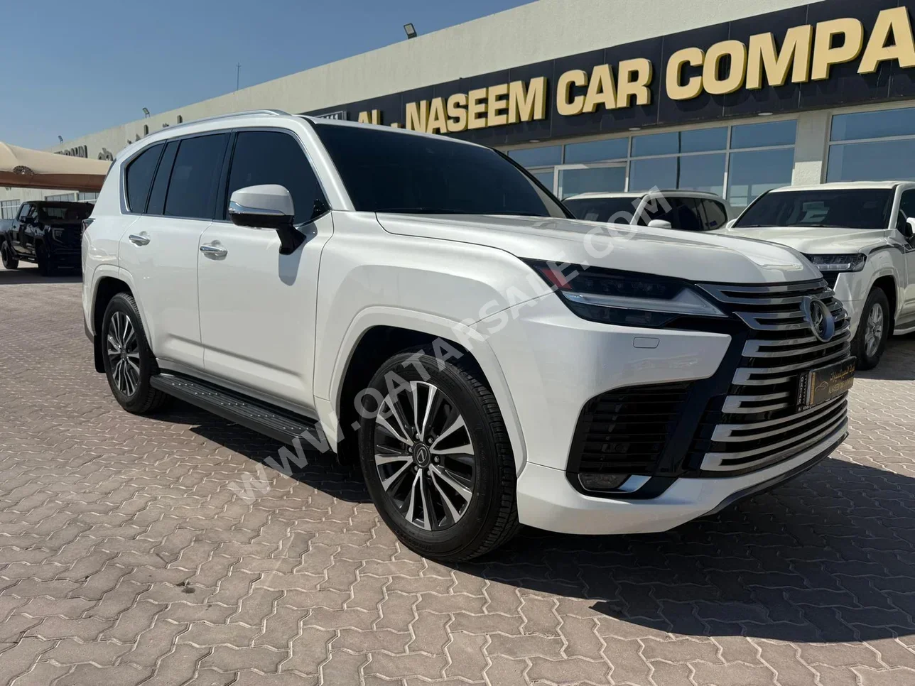 Lexus  LX  600 Luxury  2024  Automatic  27,000 Km  6 Cylinder  Four Wheel Drive (4WD)  SUV  White  With Warranty