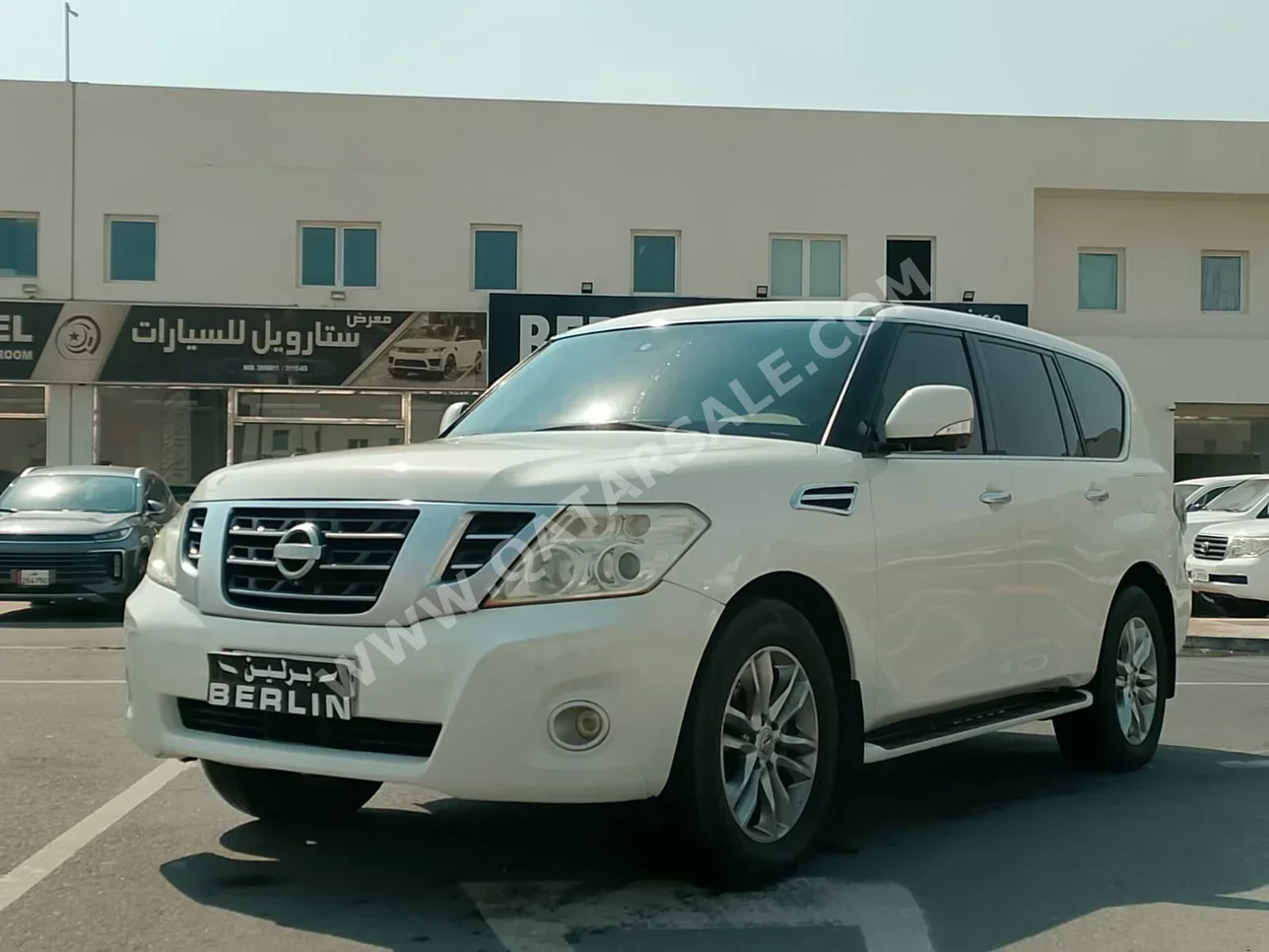 نيسان باترول ال اي 2016 اوتوماتيك 284,000 كم 8 سلندر دفع رباعي اس يو في أبيض
