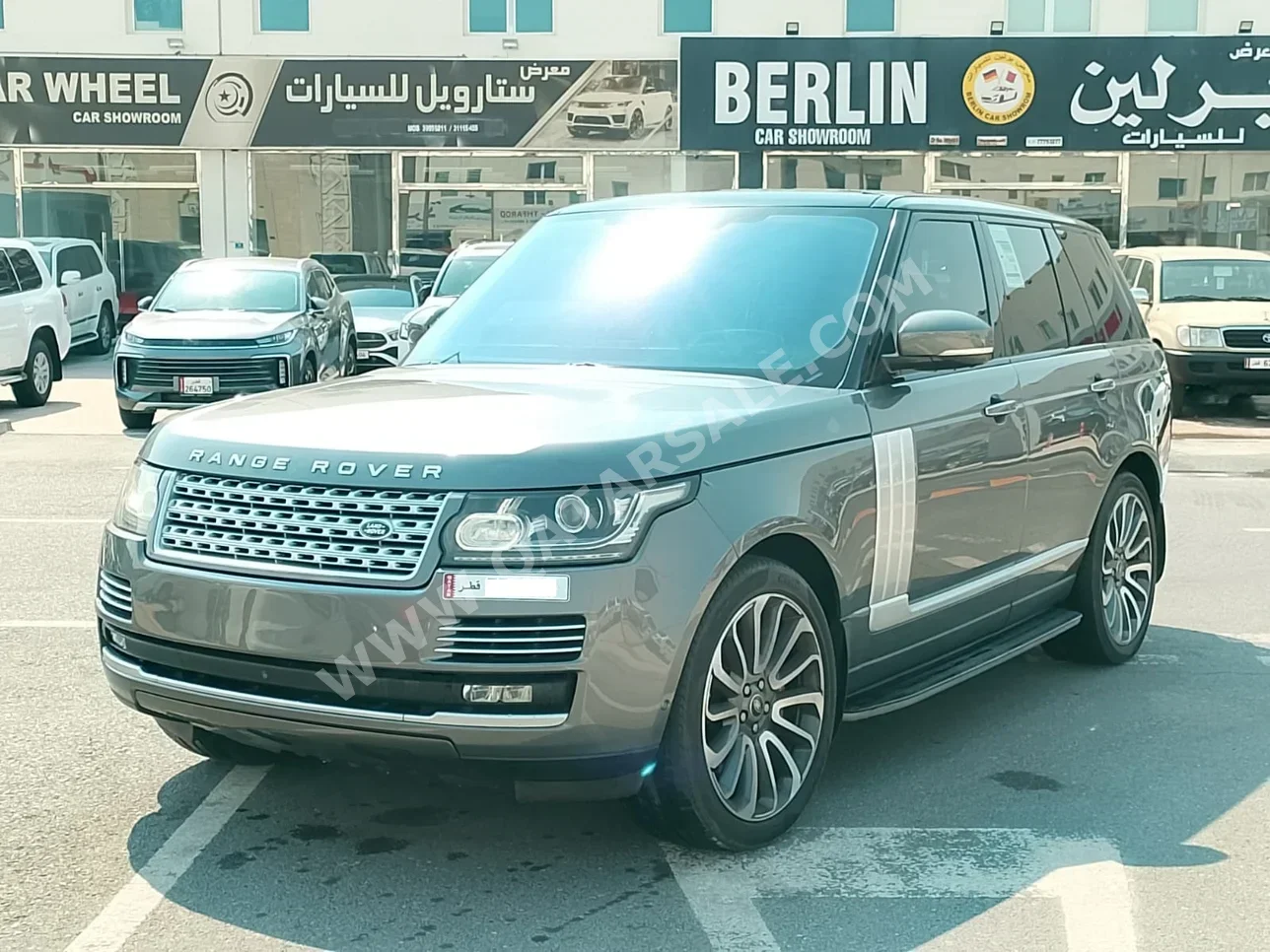 Land Rover Range Rover Vogue Autobiography 2016 Automatic 284,000 Km 8 Cylinder Four Wheel Drive (4WD) SUV Gray