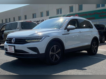 فوكس واغن  تيغوان  2024  اوتوماتيك  33,000 كم  4 سلندر  دفع رباعي  اس يو في  أبيض  تحت الضمان