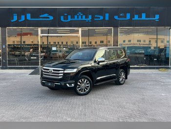 Toyota  Land Cruiser  VXR Twin Turbo  2023  Automatic  50,000 Km  6 Cylinder  Four Wheel Drive (4WD)  SUV  Black  With Warranty