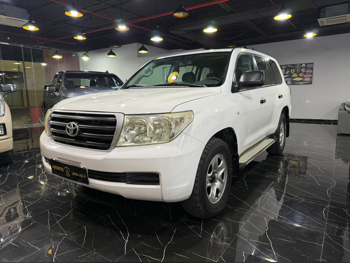 Toyota  Land Cruiser  G  2011  Automatic  236,000 Km  6 Cylinder  Four Wheel Drive (4WD)  SUV  White and Red