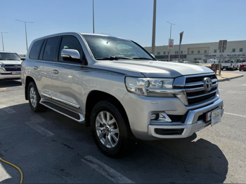 Toyota  Land Cruiser  GXR  2019  Automatic  172,000 Km  8 Cylinder  Four Wheel Drive (4WD)  SUV  Silver