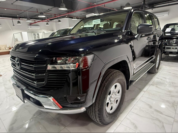 تويوتا  لاند كروزر  جي اكس  2025  اوتوماتيك  6,000 كم  6 سلندر  دفع رباعي  اس يو في  أسود  تحت الضمان