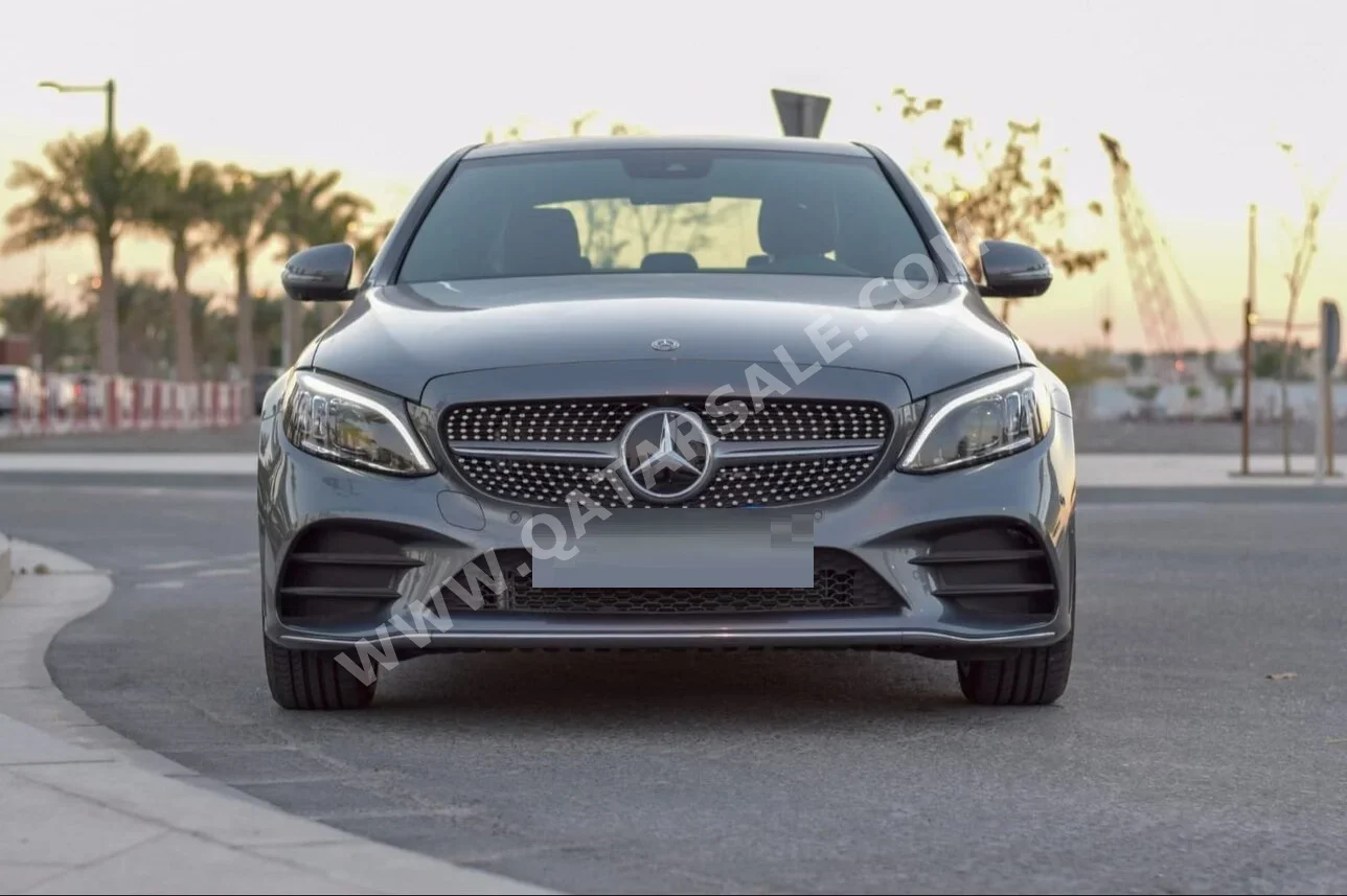 Mercedes-Benz C-Class 300 2019 Automatic 99,900 Km 4 Cylinder Rear Wheel Drive (RWD) Sedan Beige Metalic