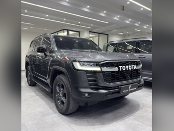 Toyota  Land Cruiser  GR Sport Twin Turbo  2022  Automatic  128,000 Km  6 Cylinder  Four Wheel Drive (4WD)  SUV  Gray