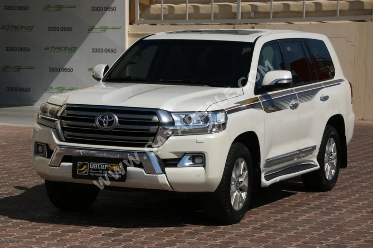 تويوتا  لاند كروزر  جي اكس ار  2016  اوتوماتيك  331,000 كم  6 سلندر  دفع رباعي  اس يو في  أبيض