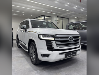 Toyota  Land Cruiser  VX  2023  Automatic  116,000 Km  6 Cylinder  Four Wheel Drive (4WD)  SUV  White