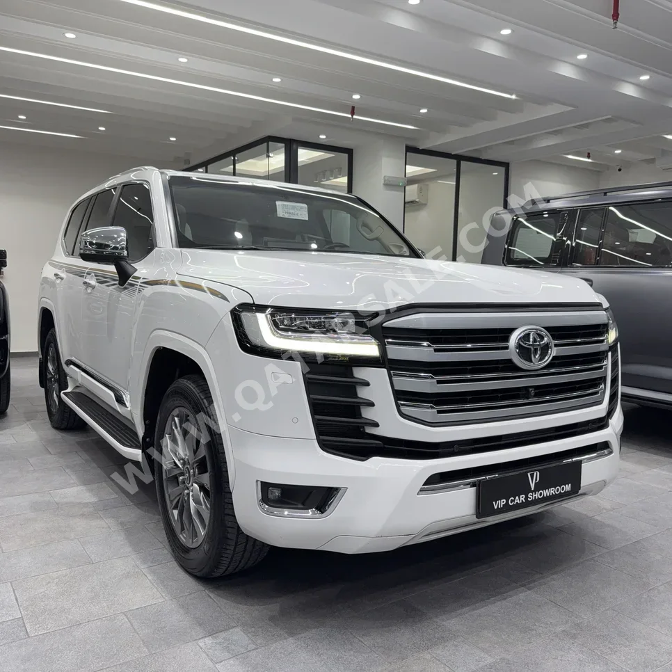 تويوتا  لاند كروزر  في اكس  2023  اوتوماتيك  116,000 كم  6 سلندر  دفع رباعي  اس يو في  أبيض