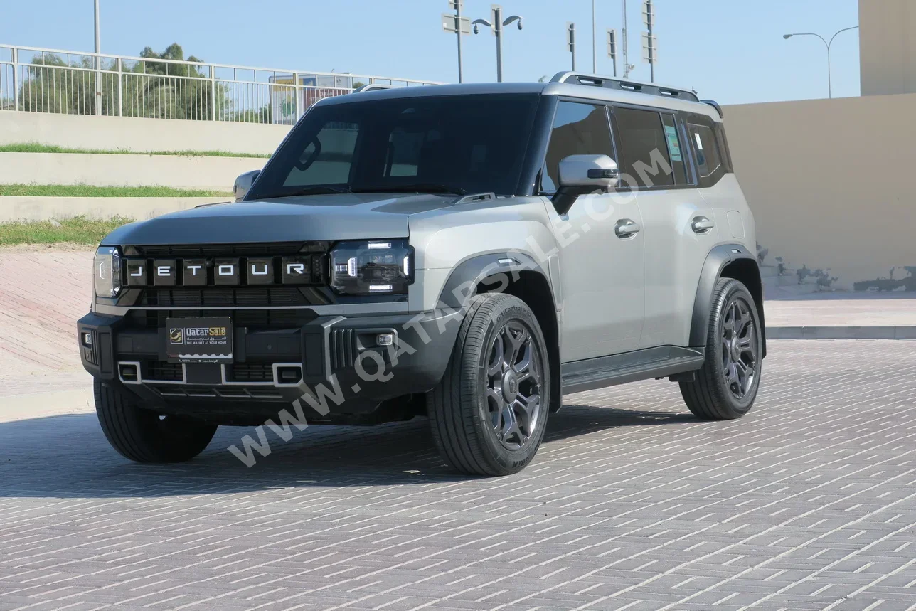 جيتور تي 2 2025 اوتوماتيك 32,000 كم 4 سلندر دفع رباعي اس يو في فضي تحت الضمان