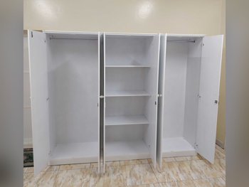 خزائن ودواليب الملابس والزينة - دوحة فيرنيتشر - خزائن - أبيض