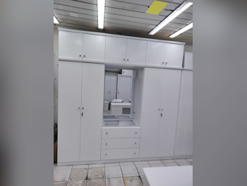 خزائن ودواليب الملابس والزينة - دوحة فيرنيتشر - خزائن - أبيض