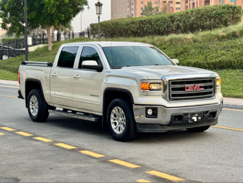 جي ام سي سييرا اس ال اي 2015 اوتوماتيك 134,000 كم 8 سلندر دفع رباعي بيكب أبيض