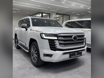 Toyota  Land Cruiser  VXR Twin Turbo  2022  Automatic  88,000 Km  6 Cylinder  Four Wheel Drive (4WD)  SUV  White