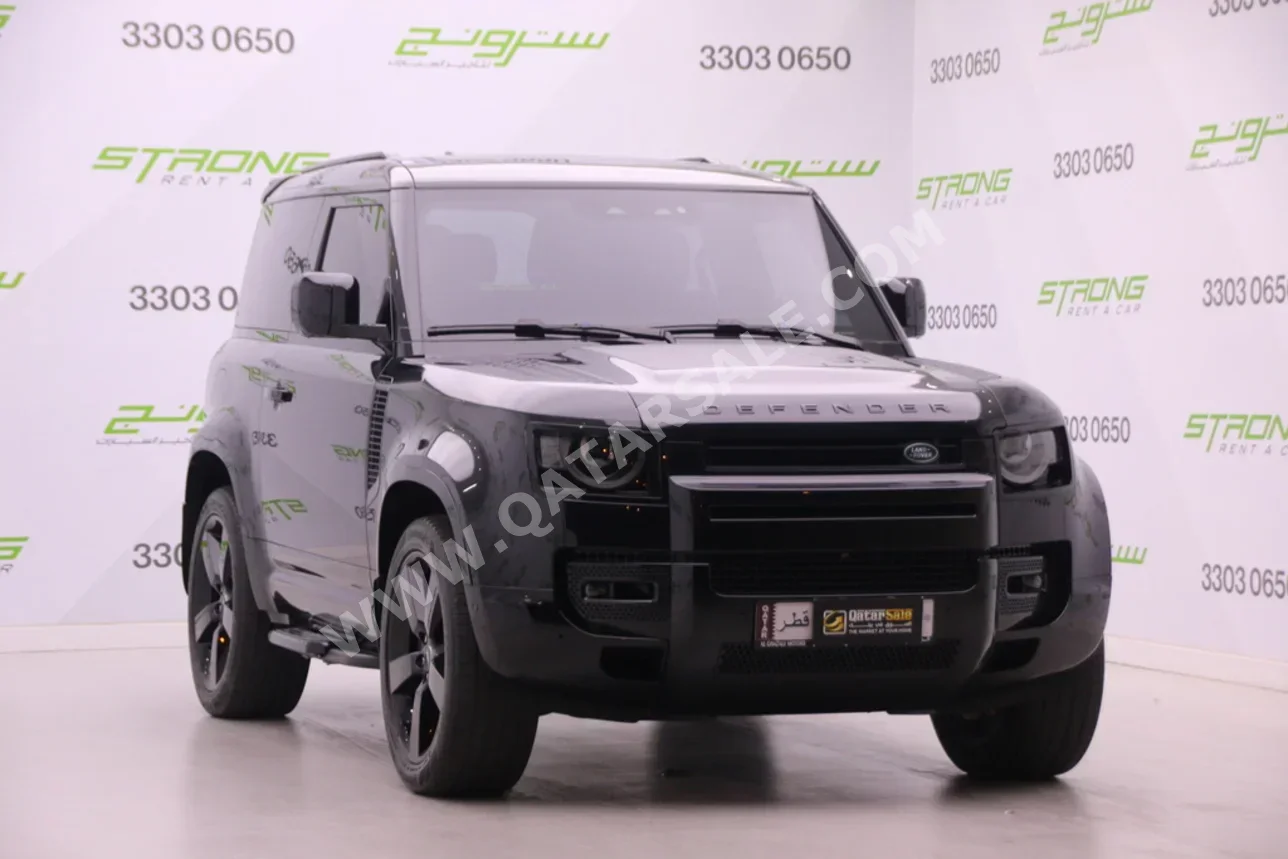 لاند روفر ديفيندر 90 اتش اس اي 2023 اوتوماتيك 72,000 كم 6 سلندر دفع رباعي اس يو في أسود تحت الضمان