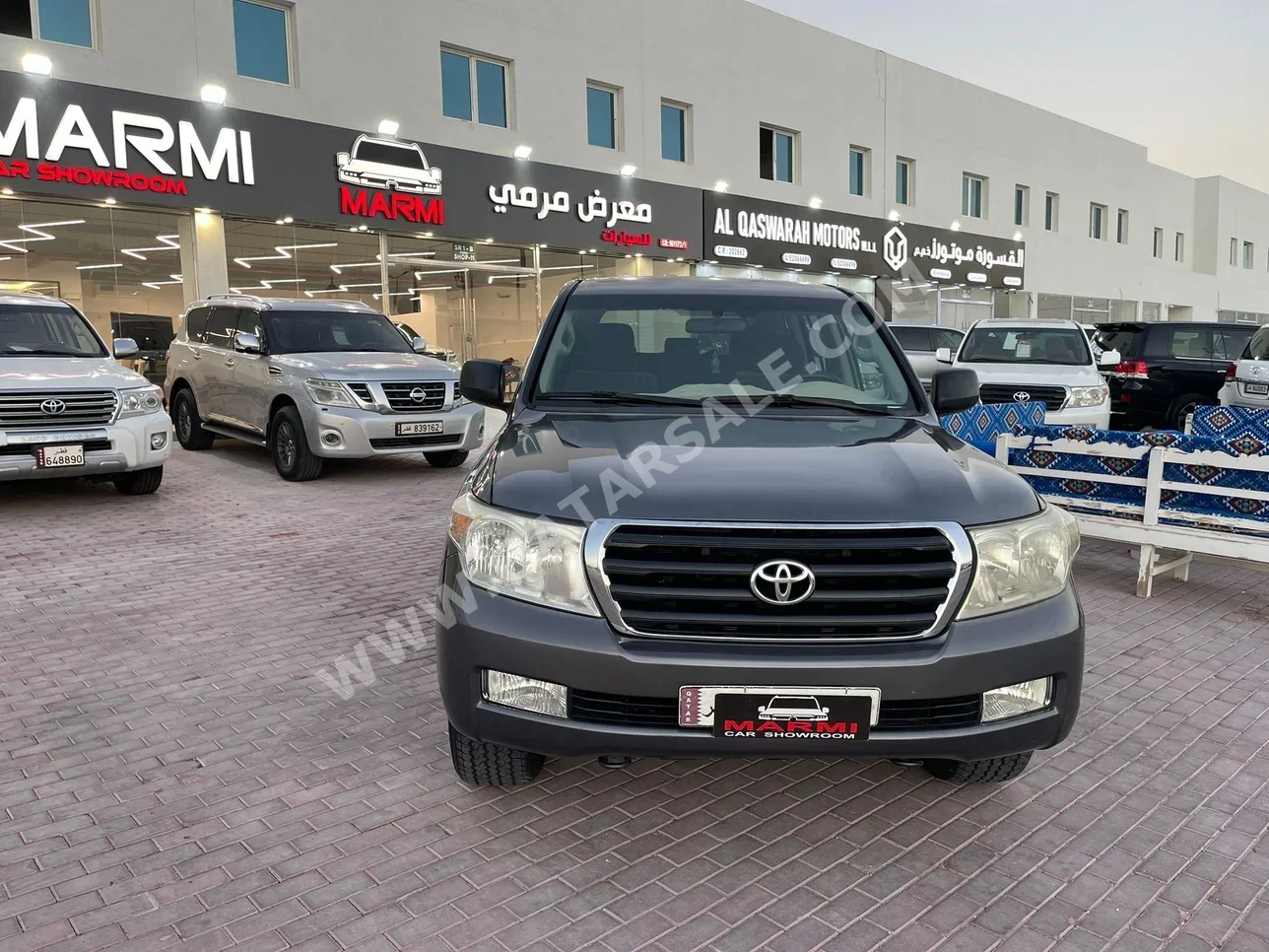 تويوتا  لاند كروزر  جي  2010  اوتوماتيك  329,000 كم  6 سلندر  دفع رباعي  اس يو في  أبيض