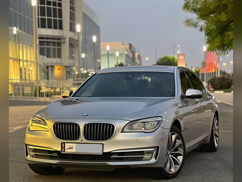 بي ام دبليو  الفئة - السابعة  730 Li  2015  اوتوماتيك  213,000 كم  6 سلندر  دفع خلفي  سيدان  فضي