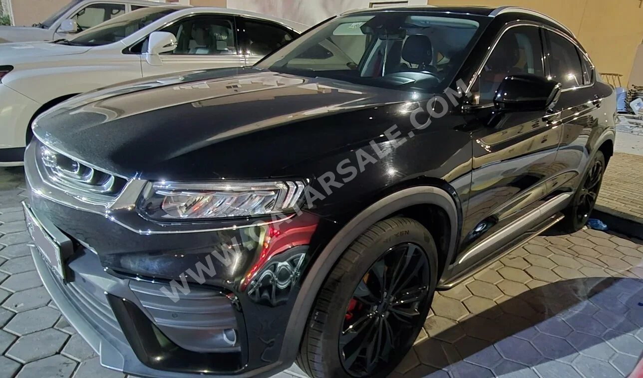 جيلي توجيلا 2022 اوتوماتيك 100,000 كم 4 سلندر دفع رباعي اس يو في أسود تحت الضمان