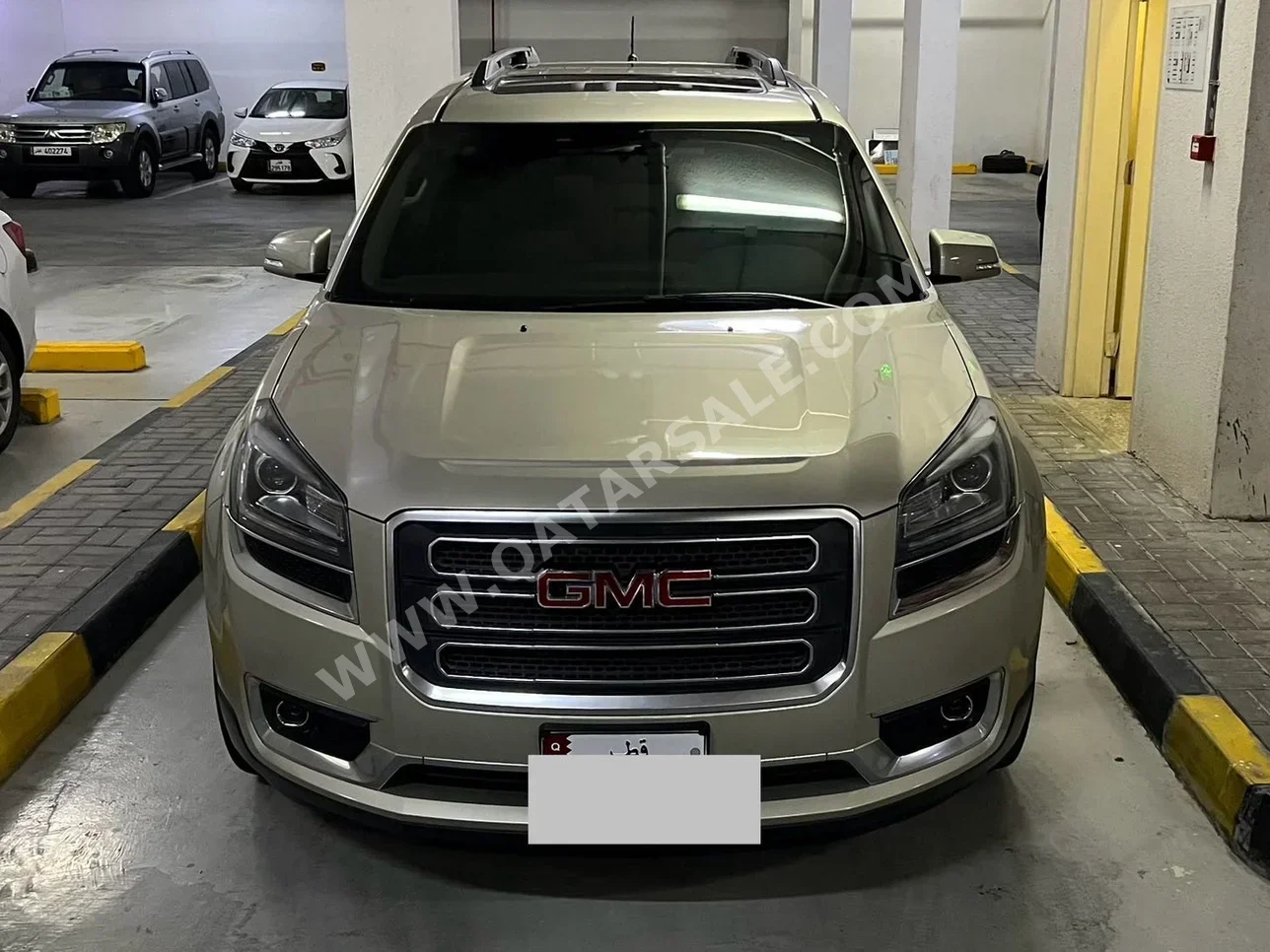 GMC Acadia SLT 2015 Automatic 107,000 Km 6 Cylinder All Wheel Drive (AWD) SUV Gold