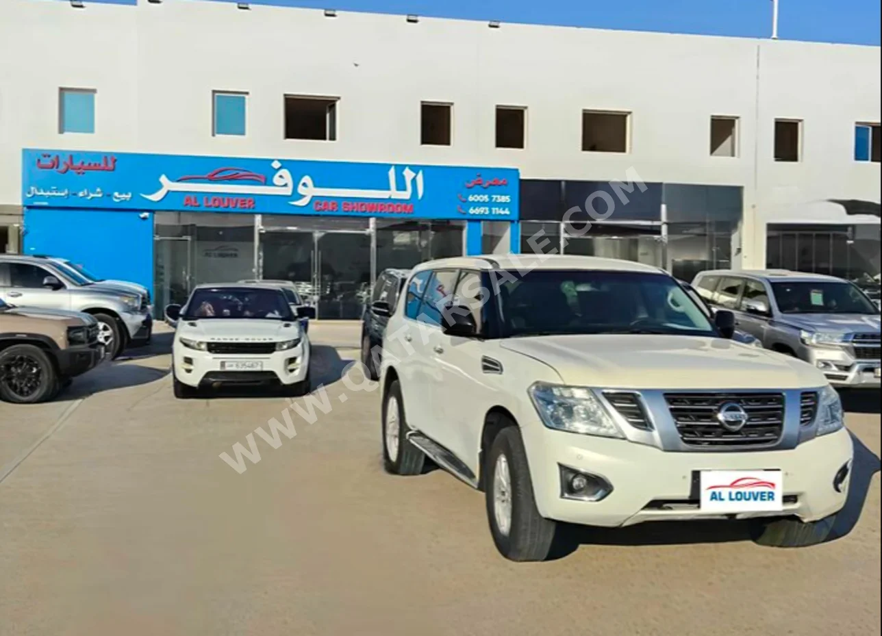 نيسان باترول أكس أي 2017 اوتوماتيك 256,000 كم 6 سلندر دفع رباعي اس يو في أبيض