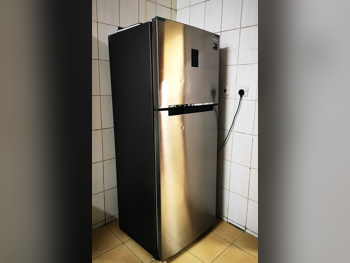 سامسونج  ثلاجة بفريزر علوي  - فضي