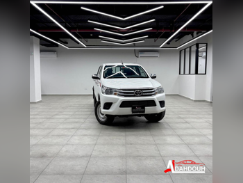 Toyota  Hilux  2022  Automatic  181,000 Km  4 Cylinder  Four Wheel Drive (4WD)  Pick Up  White