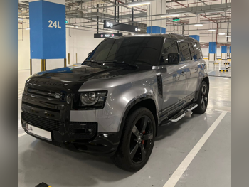 لاند روفر ديفيندر 110 اكس 2023 اوتوماتيك 86,000 كم 6 سلندر دفع رباعي اس يو في رمادي وأسود تحت الضمان