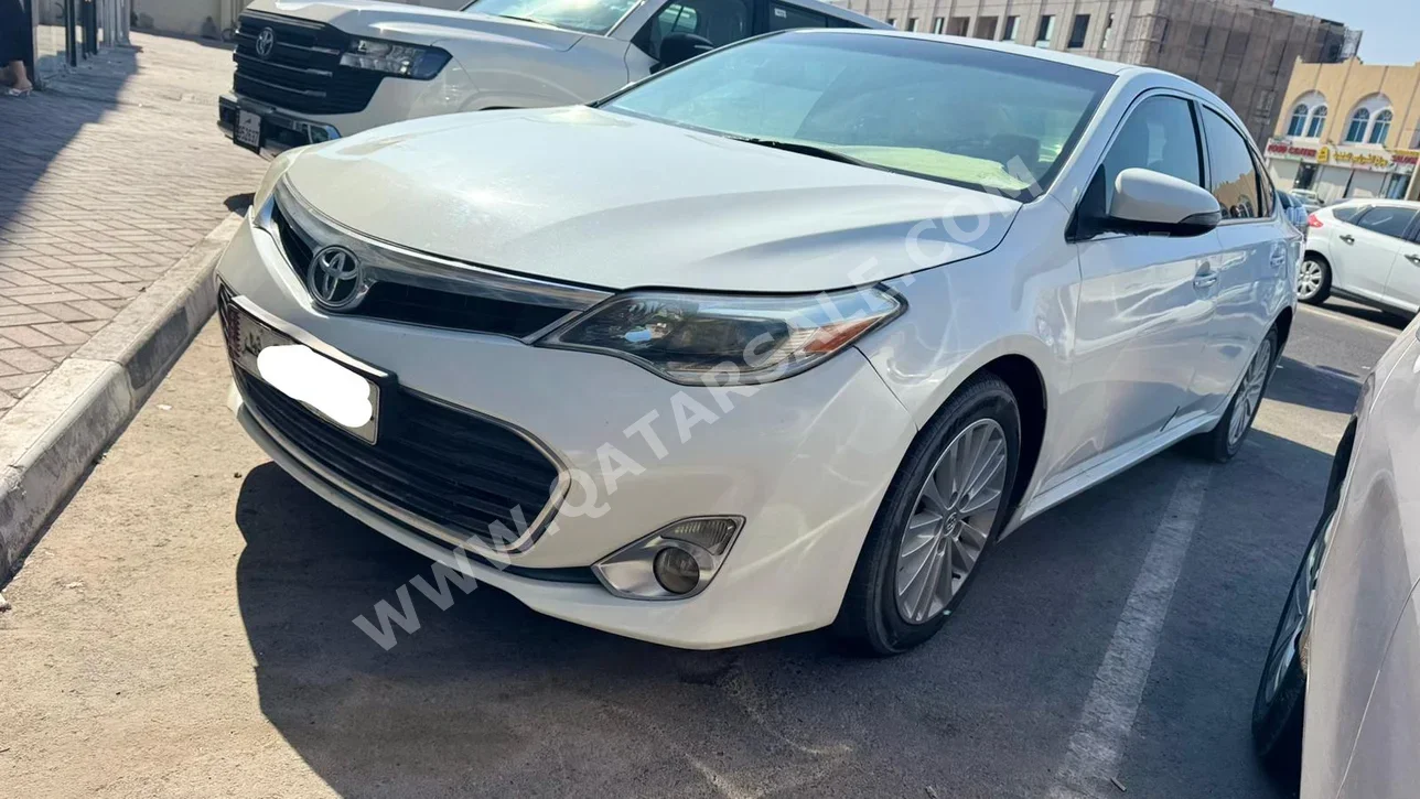 Toyota Avalon Limited 2015 Automatic 280,000 Km 6 Cylinder Front Wheel Drive (FWD) Sedan White