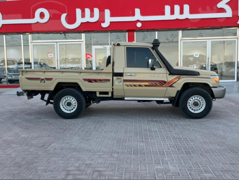 Toyota  Land Cruiser  LX  2023  Manual  137,000 Km  6 Cylinder  Four Wheel Drive (4WD)  Pick Up  Beige