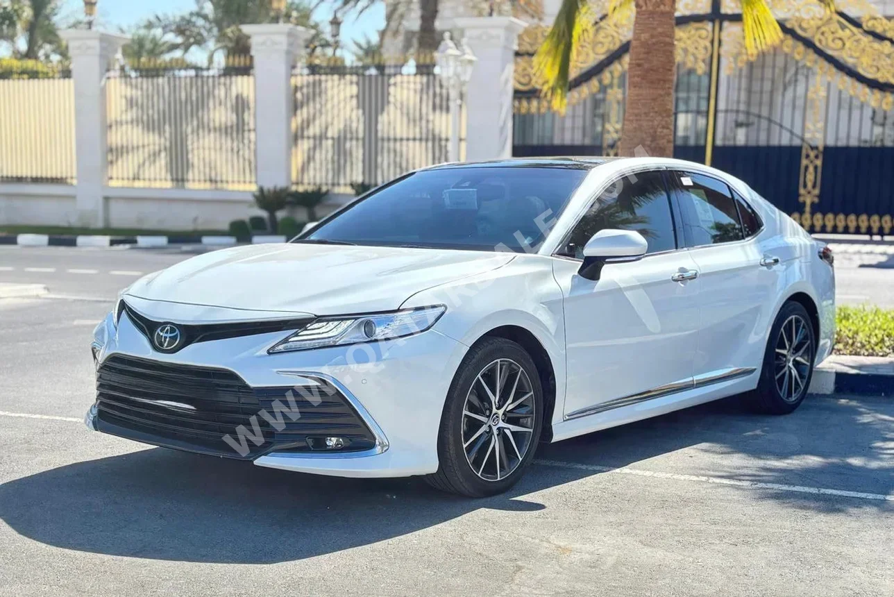 Toyota Camry Limited 2024 Automatic 25,000 Km 6 Cylinder Front Wheel Drive (FWD) Sedan White With Warranty