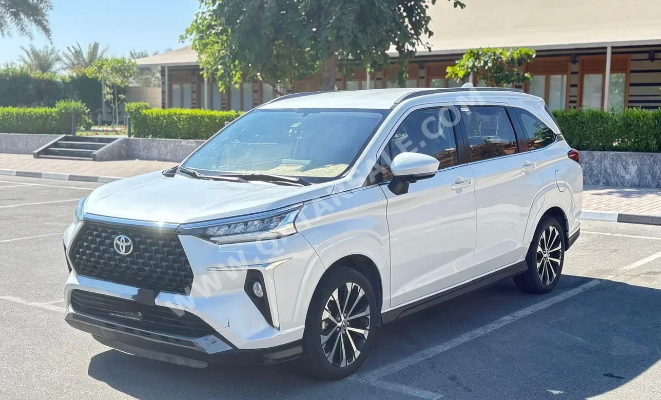 Toyota  Veloz  2024  Automatic  48,000 Km  4 Cylinder  Front Wheel Drive (FWD)  Hatchback  White  With Warranty