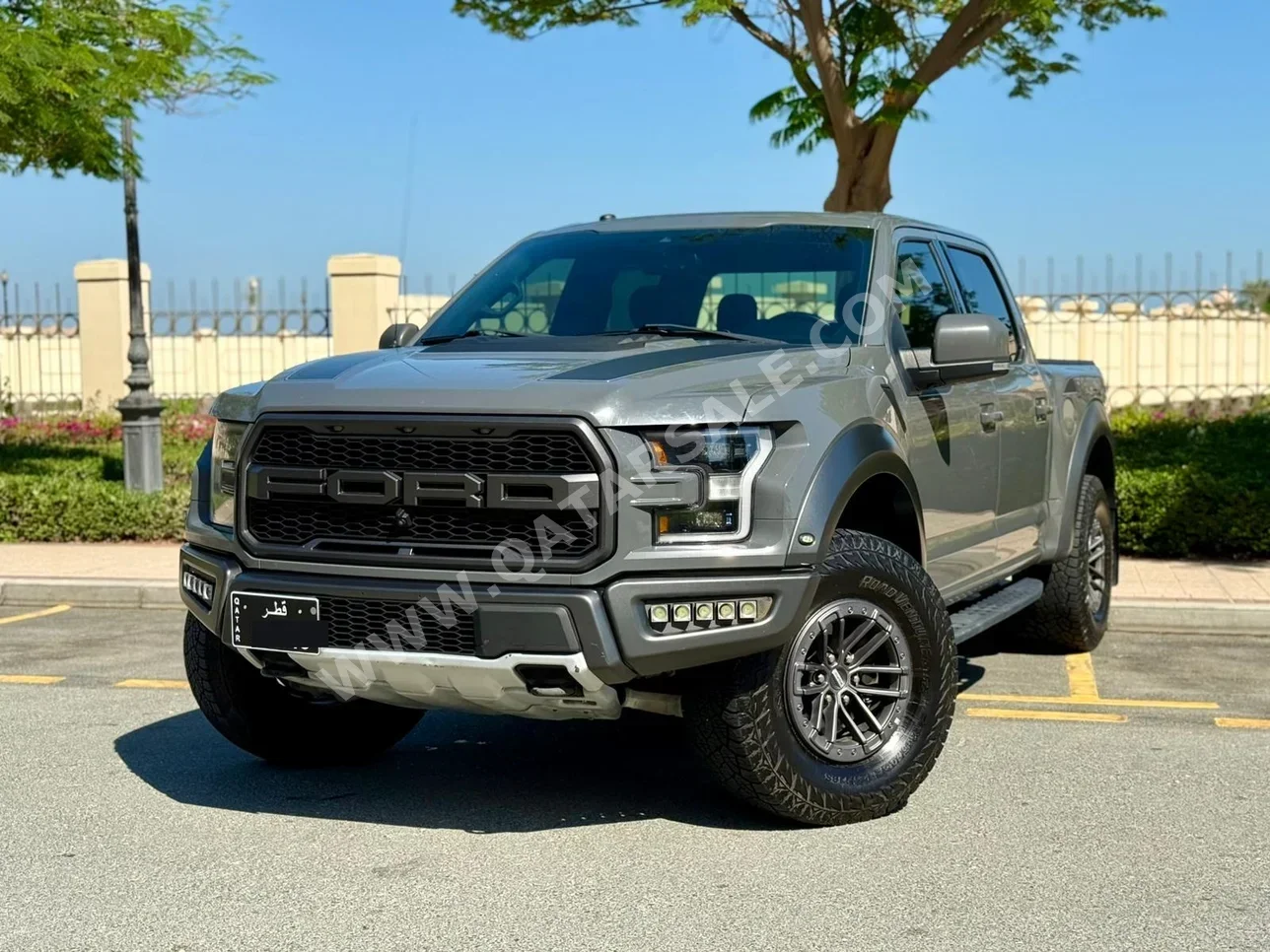 Ford  Raptor  2020  Automatic  192,000 Km  6 Cylinder  Four Wheel Drive (4WD)  Pick Up  Gray