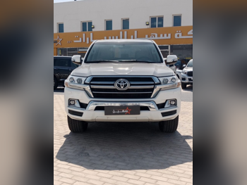 Toyota  Land Cruiser  GXR  2020  Automatic  71,000 Km  8 Cylinder  Four Wheel Drive (4WD)  SUV  White