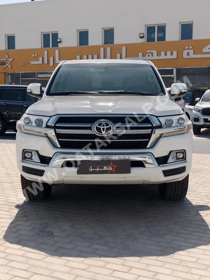 Toyota  Land Cruiser  GXR  2020  Automatic  71,000 Km  8 Cylinder  Four Wheel Drive (4WD)  SUV  White