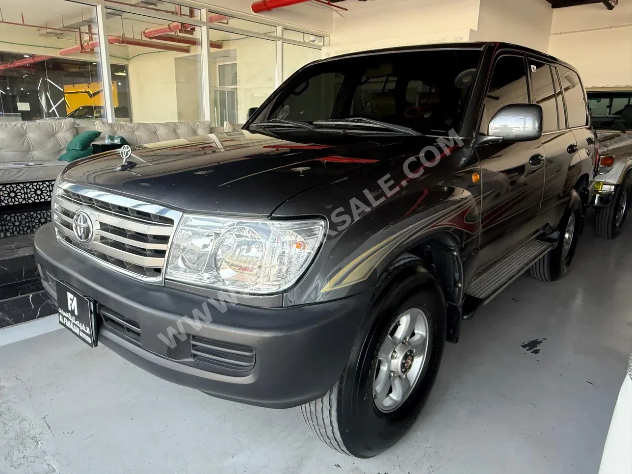 Toyota  Land Cruiser  GX  2006  Manual  80,000 Km  6 Cylinder  Four Wheel Drive (4WD)  SUV  Gray