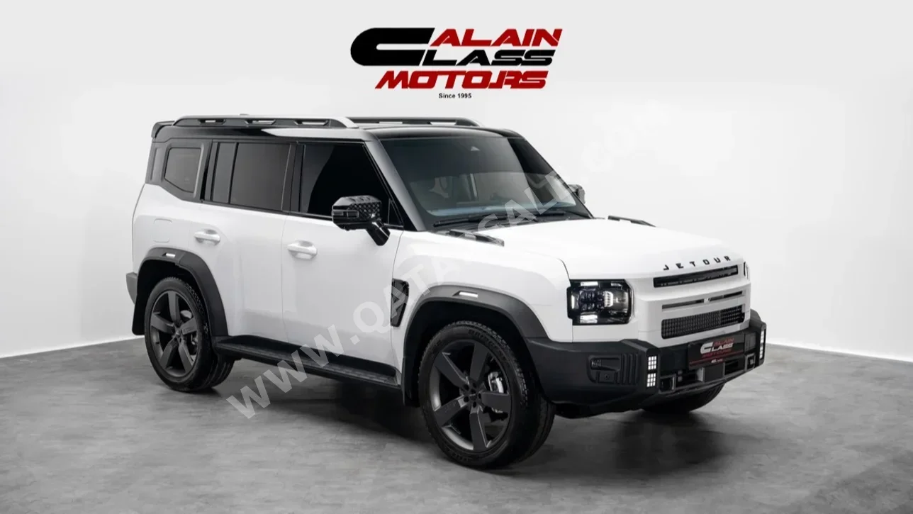 جيتور تي 2 اي- دي ام 2025 اوتوماتيك 7,792 كم 4 سلندر دفع رباعي اس يو في أبيض و أسود