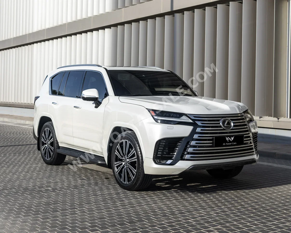 لكزس ال اكس 600 لكجري 2023 اوتوماتيك 6,000 كم 6 سلندر دفع رباعي اس يو في أبيض تحت الضمان