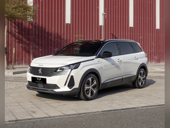 بيجو  5008  جي تي  لاين  2022  اوتوماتيك  35,000 كم  4 سلندر  دفع رباعي  اس يو في  أبيض  تحت الضمان