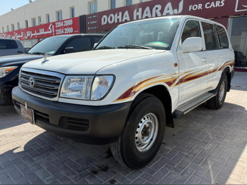 تويوتا لاند كروزر جي اكس 2005 عادي 40,000 كم 6 سلندر دفع رباعي اس يو في أبيض