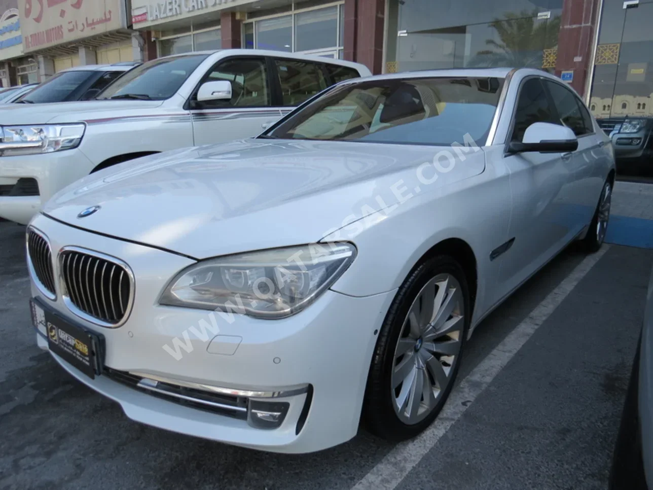 بي ام دبليو الفئة - السابعة 750 Li 2013 اوتوماتيك 129,000 كم 8 سلندر دفع خلفي سيدان أبيض