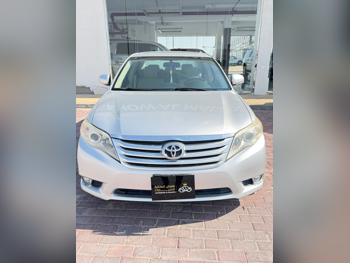 تويوتا أفالون اكس ال 2011 اوتوماتيك 204,000 كم 6 سلندر سحب امامي سيدان فضي